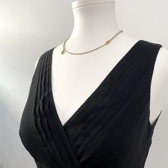 BCBG Max Azria Silk Chiffon Sleeveless Knee Lenght Dress - Picture 3 of 8